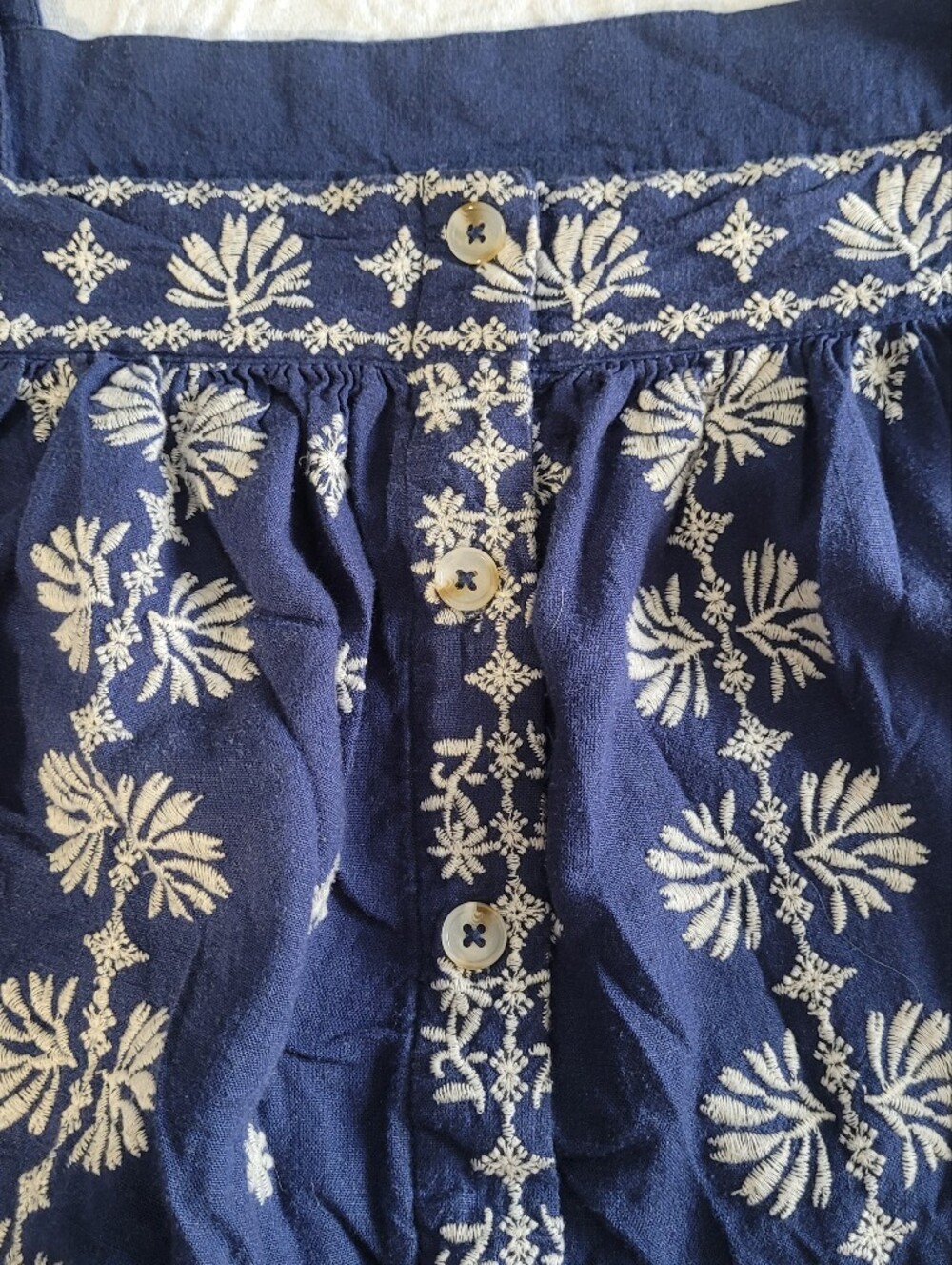 Torrid Navy Blue Crinckle Gauze Plus Size 2 Top with Yvory Floral Embroidery - Picture 3 of 9